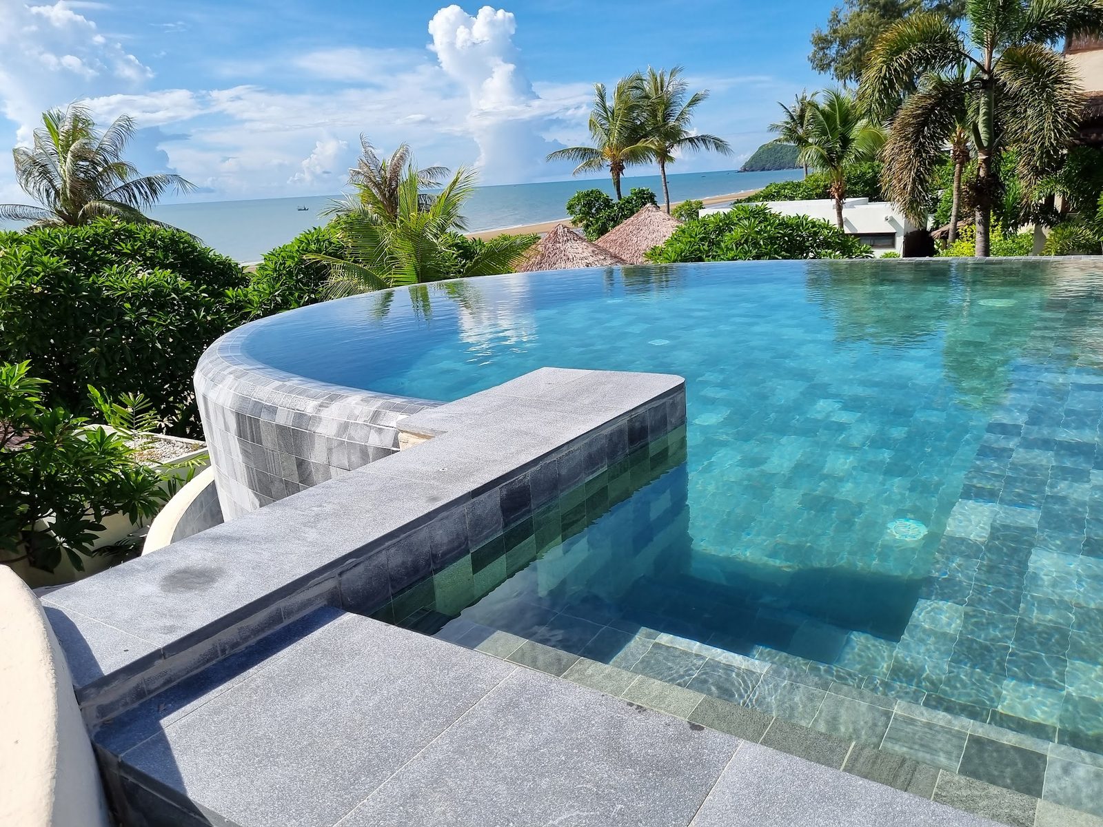 Aleenta Hua Hin - Pranburi Resort & Spa interior