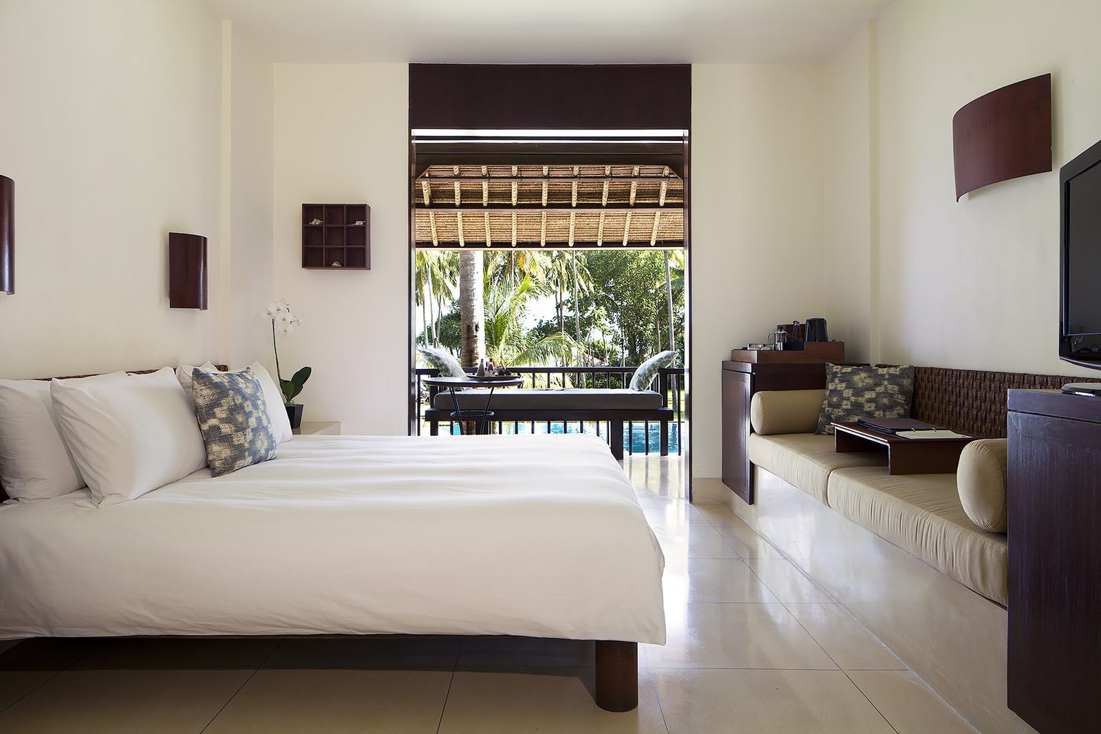 Alila Manggis interior