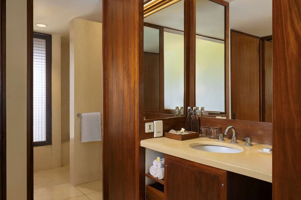 Alila Manggis interior