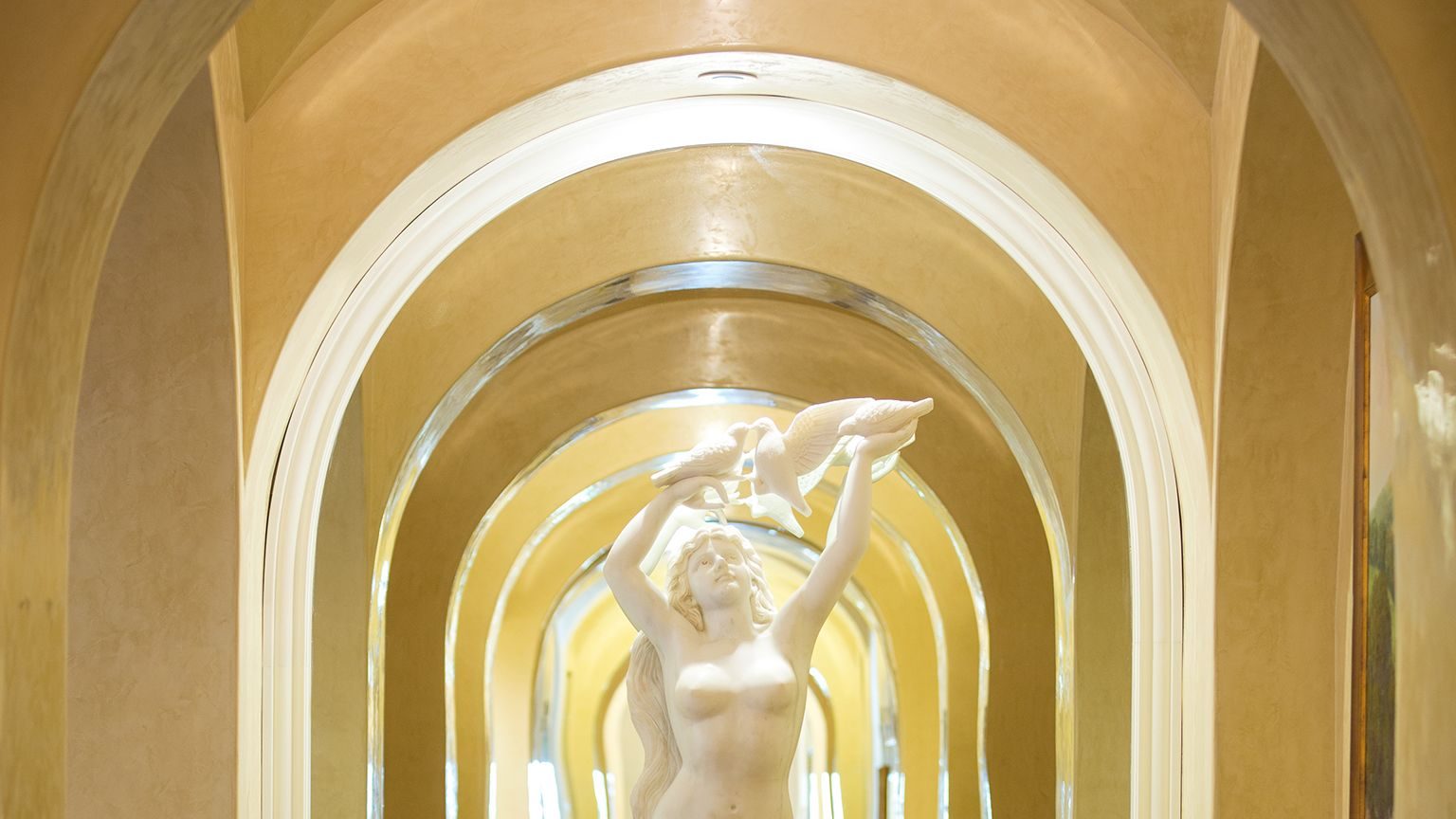 Allegretto Vineyard Resort interior