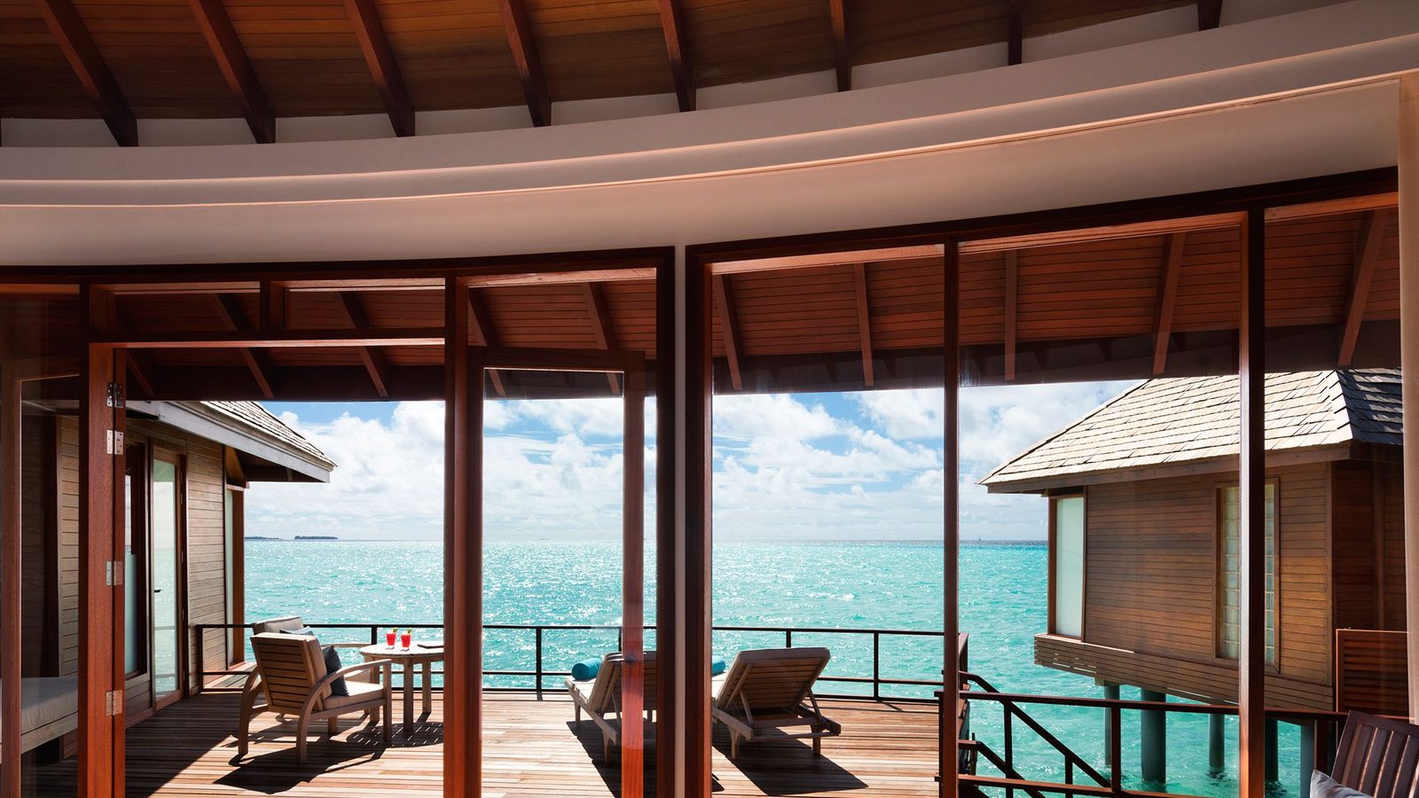 Anantara Dhigu Maldives Resort interior