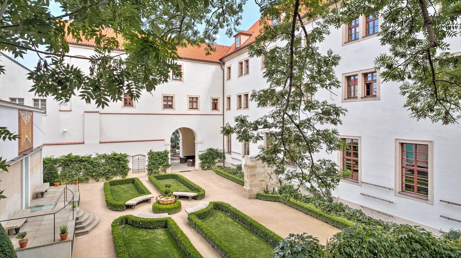 Augustine, A Luxury Collection Hotel interior
