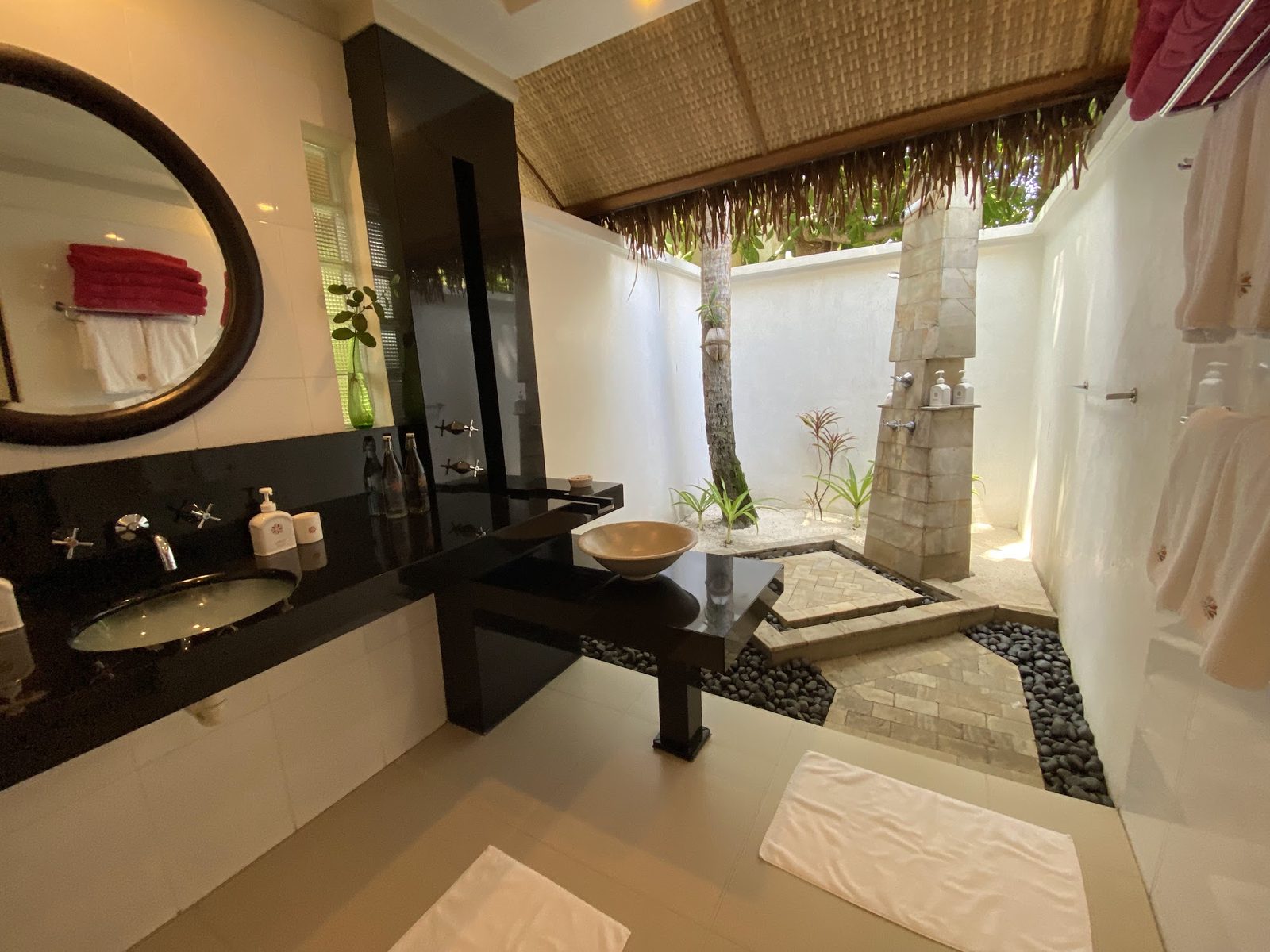 Dhawa Ihuru interior