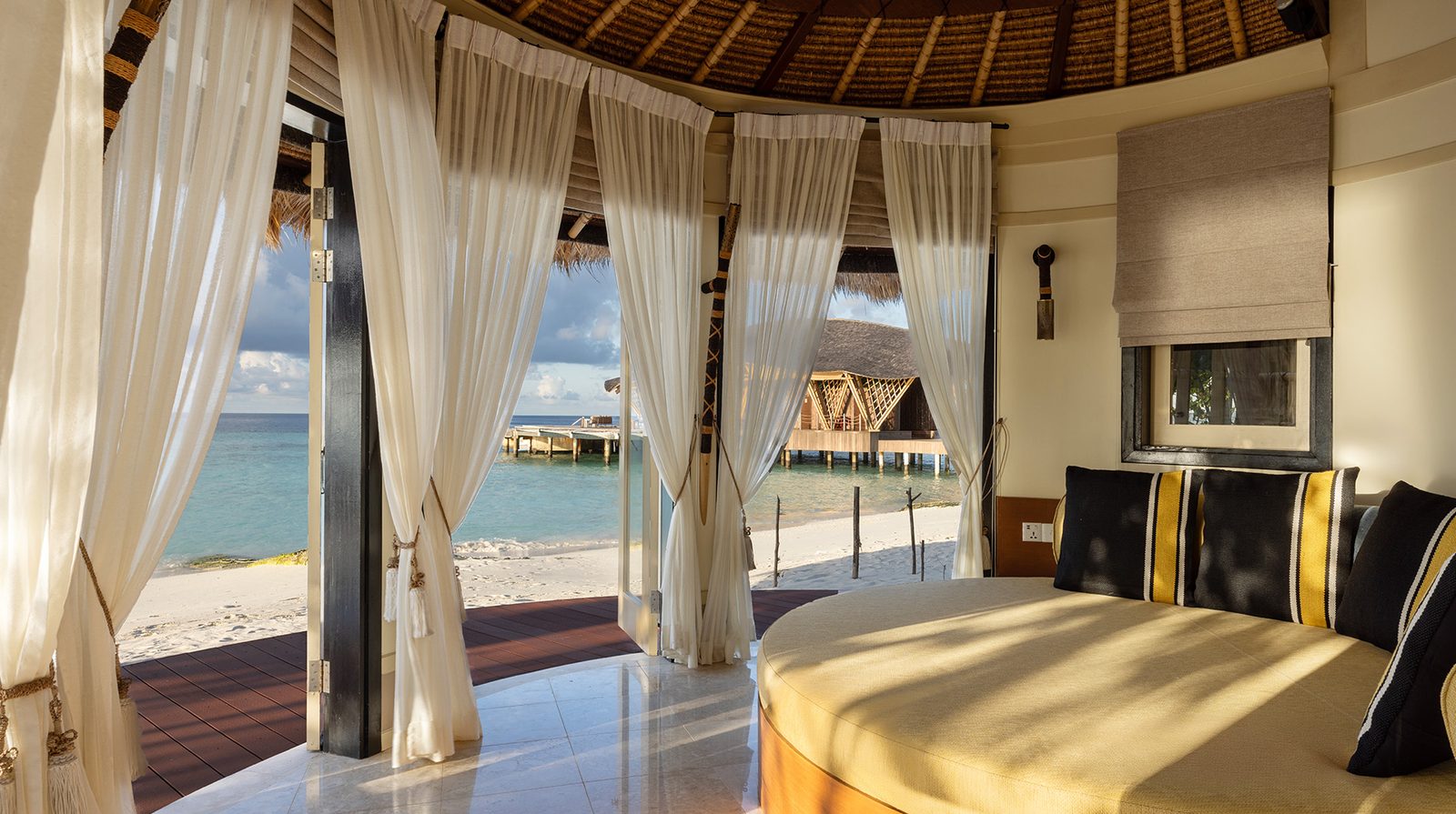 Banyan Tree Vabbinfaru interior