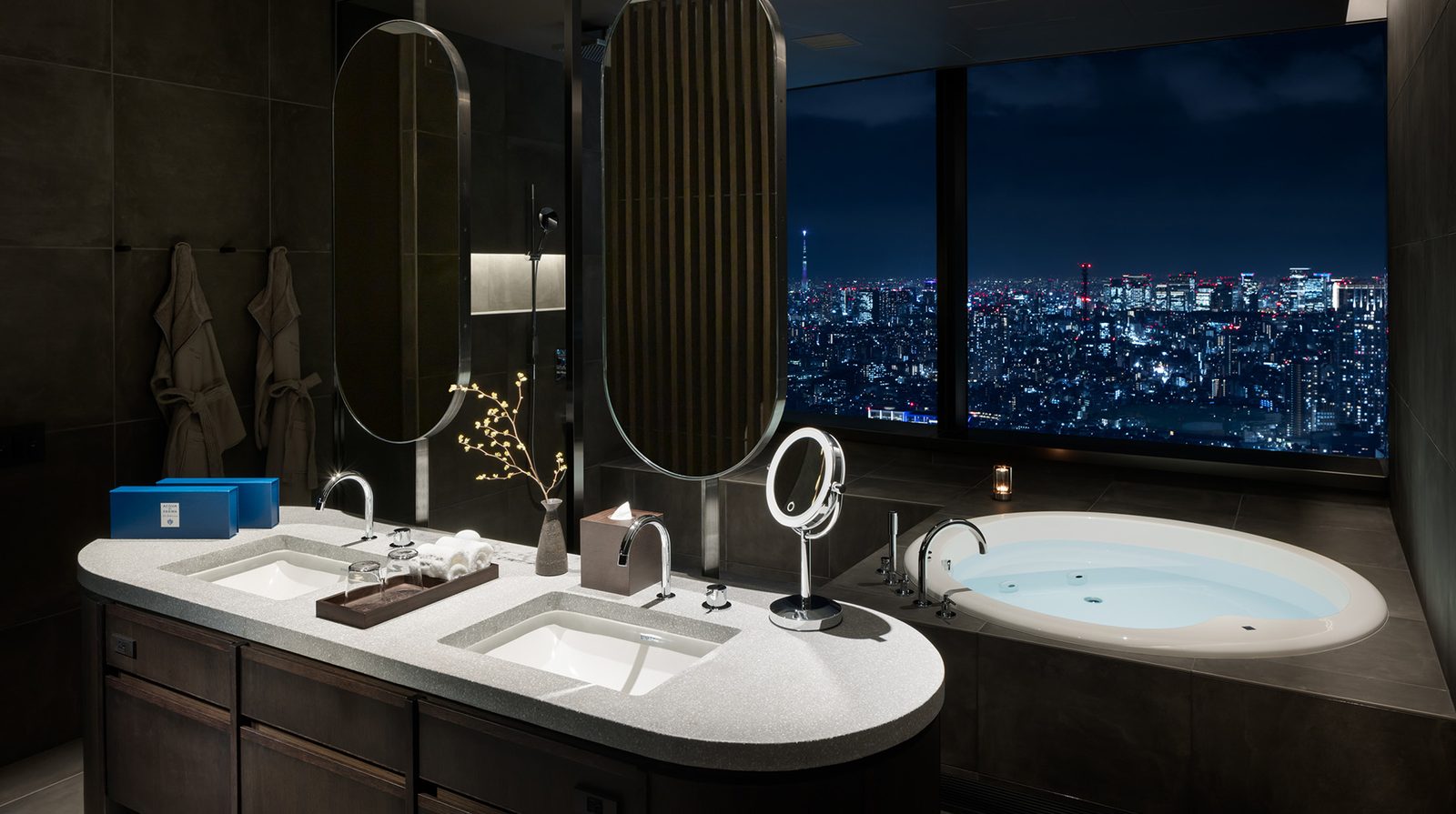 BELLUSTAR TOKYO, A Pan Pacific Hotel interior