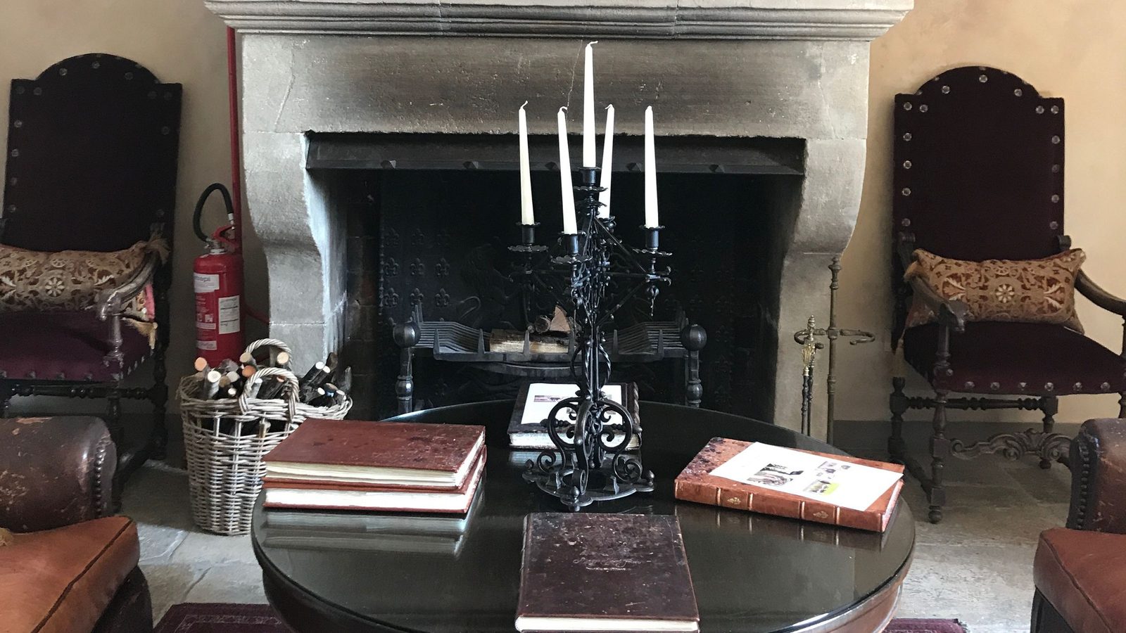 Borgo Santo Pietro interior