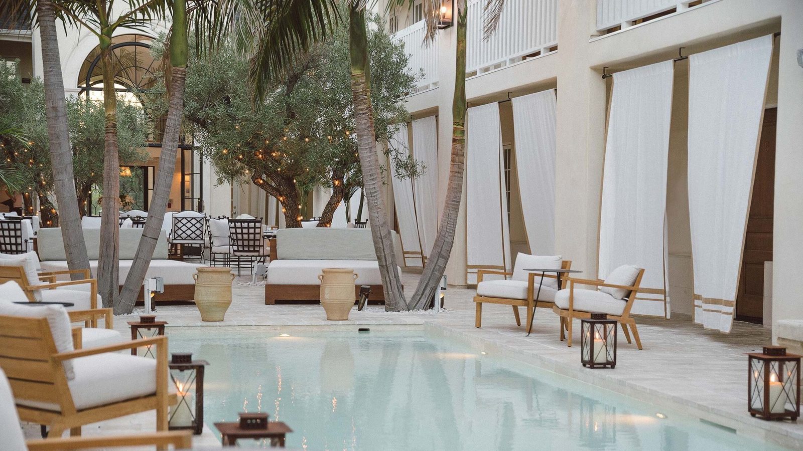 Cara Hotel