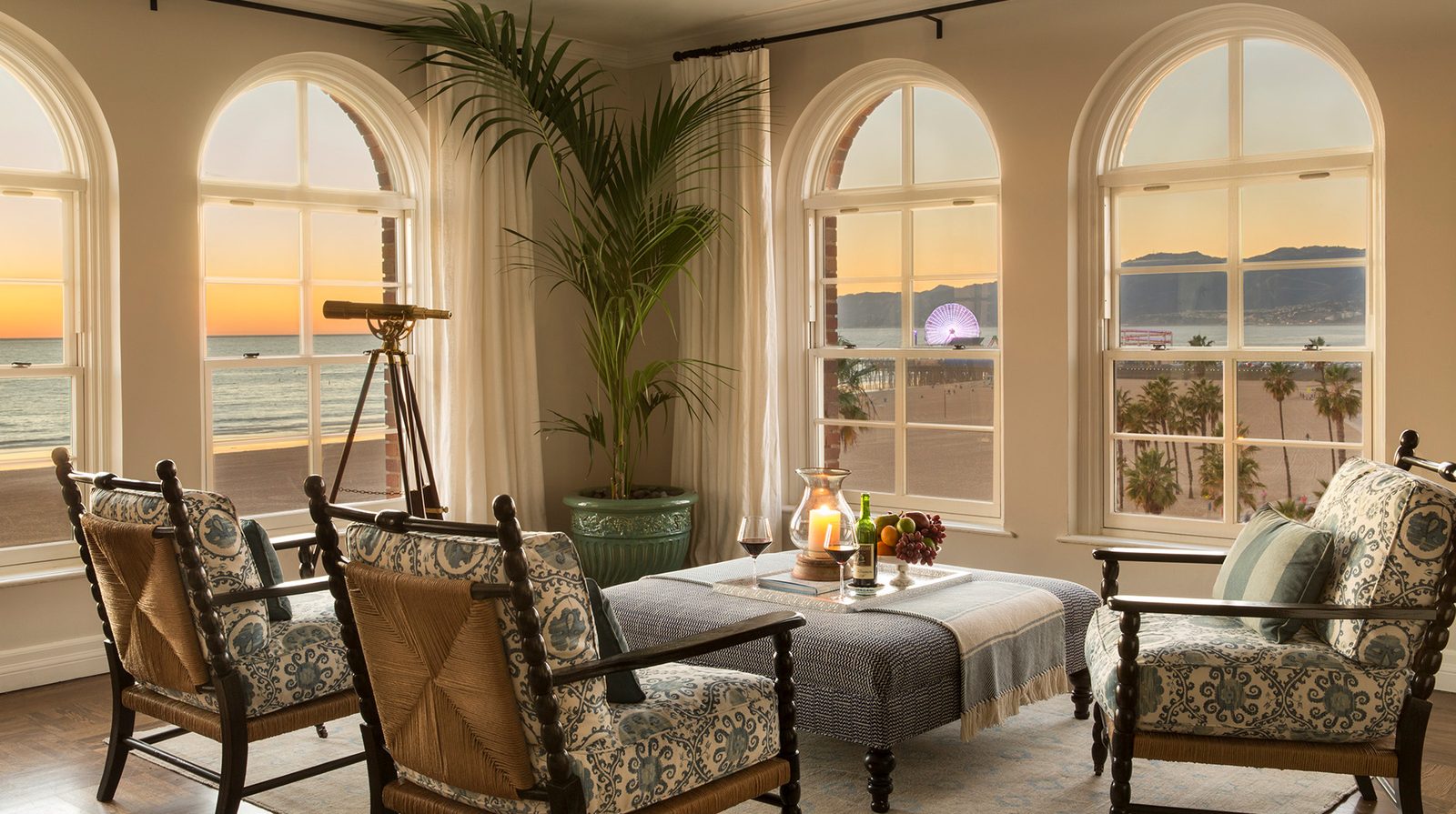 Casa del Mar interior