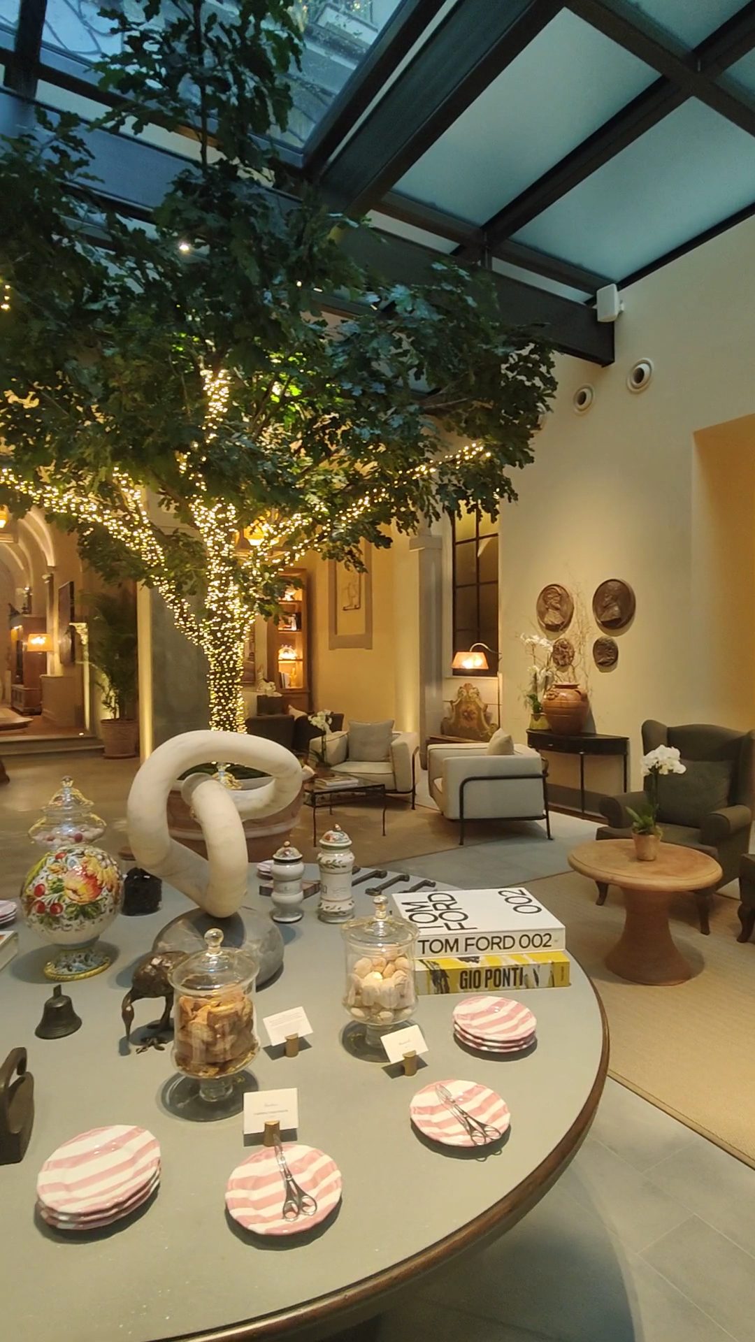 Collegio alla Querce, Auberge Collection interior