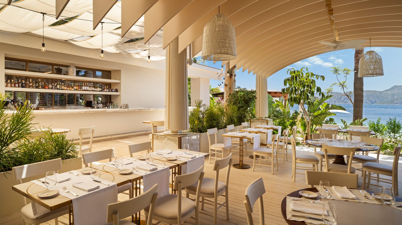D Maris Bay interior