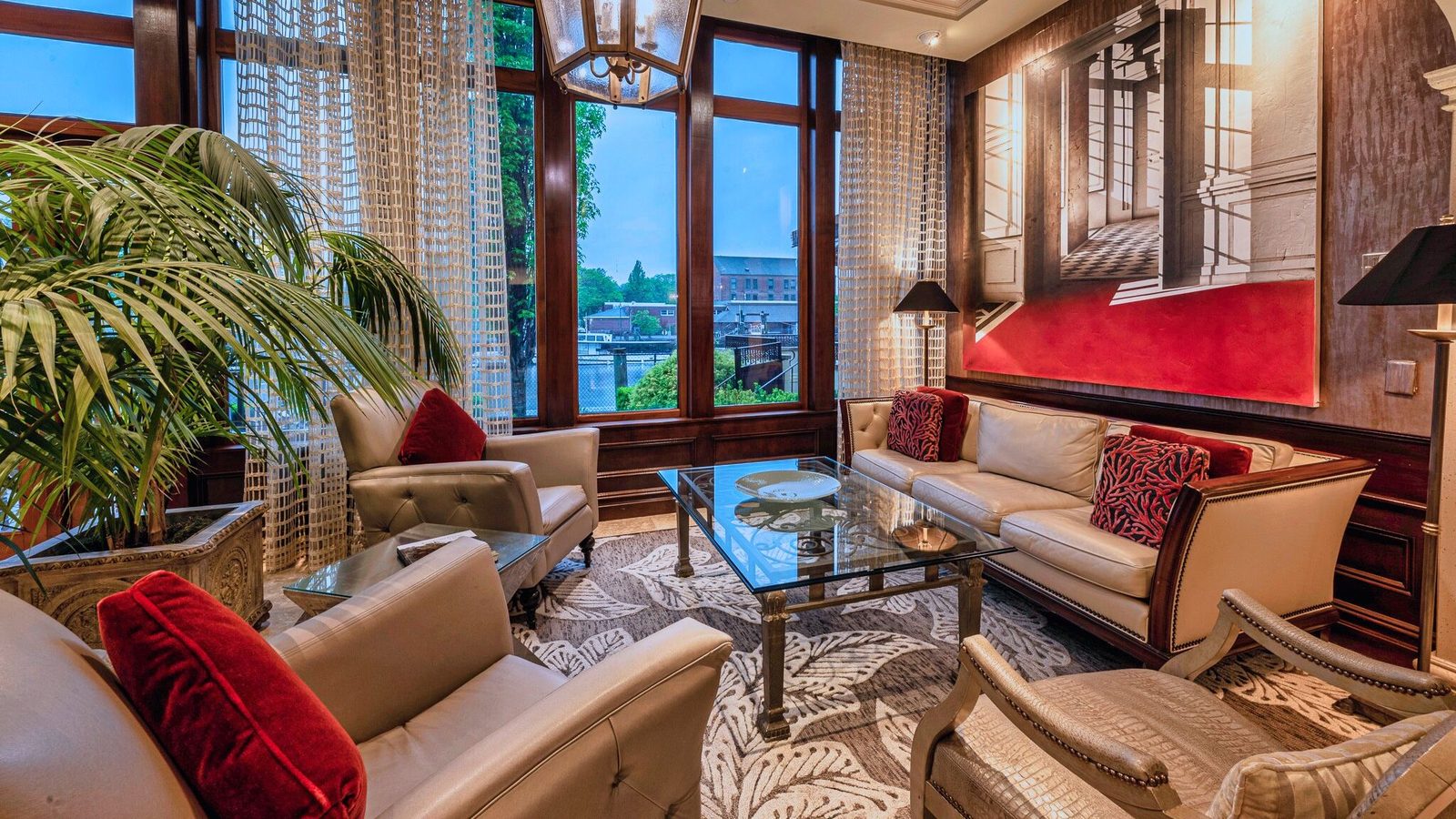 Delamar Greenwich Harbor interior