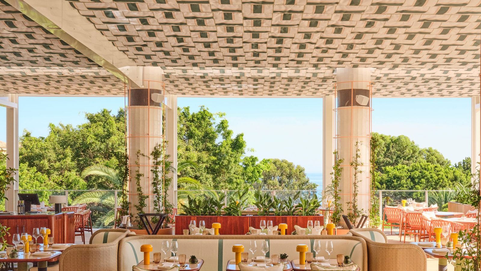 Don Carlos Marbella interior