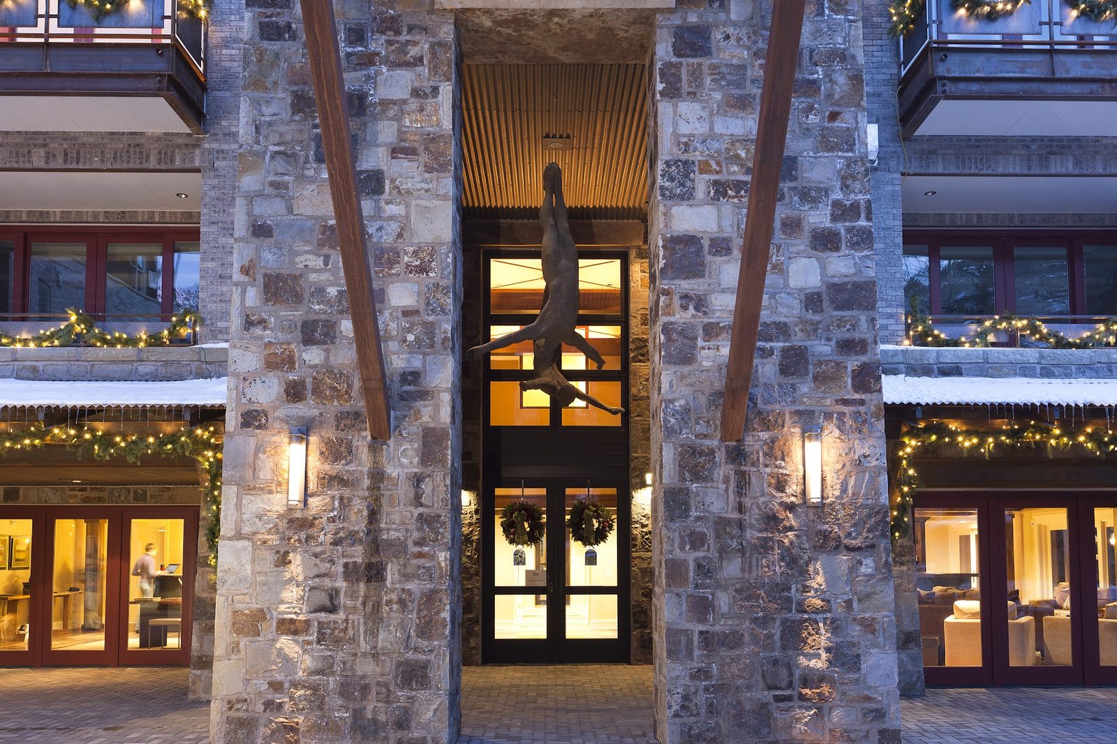 Element 52, Auberge Collection interior
