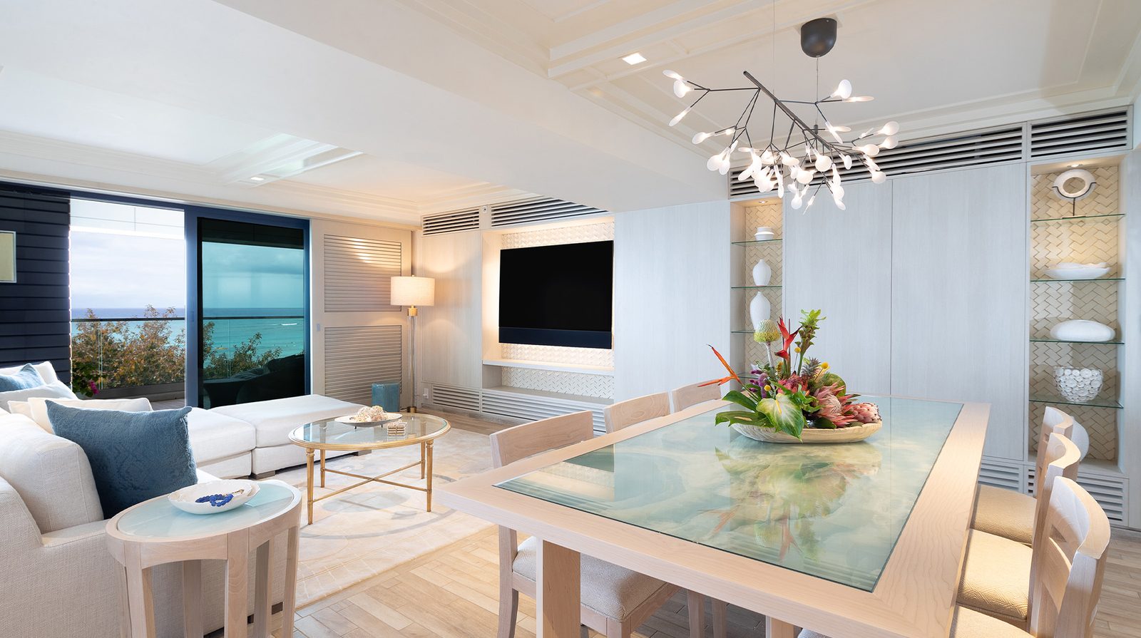 ESPACIO The Jewel of Waikiki interior