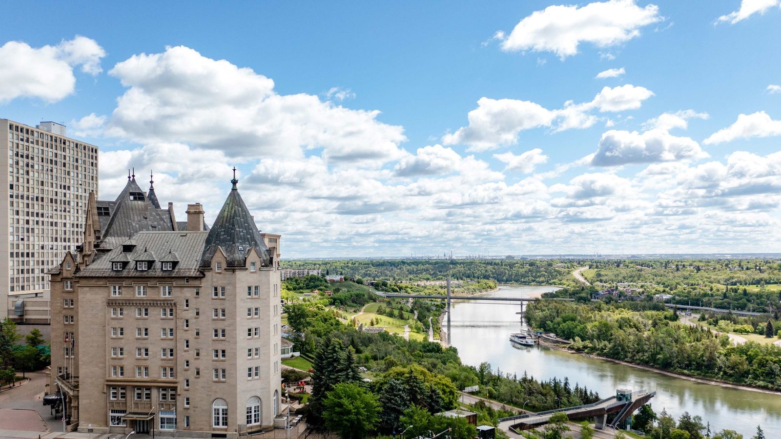 Fairmont Hotel Macdonald interior