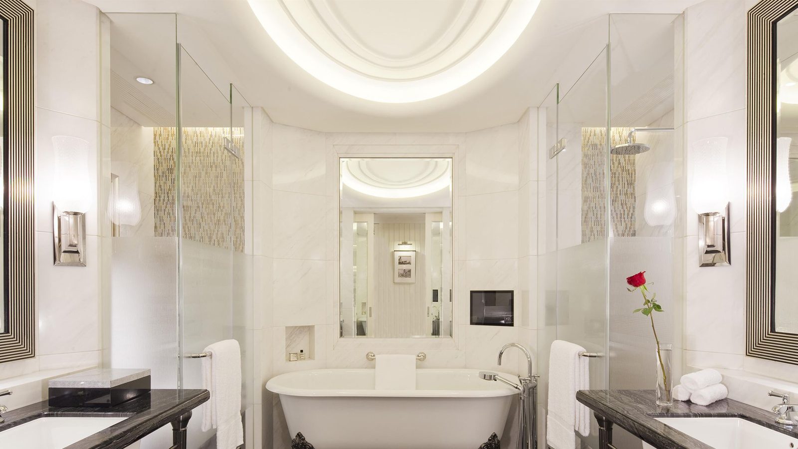 Fairmont Peace Hotel interior