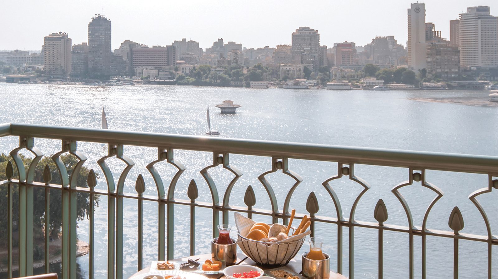 Four Seasons Hotel Cairo at Nile Plaza interior