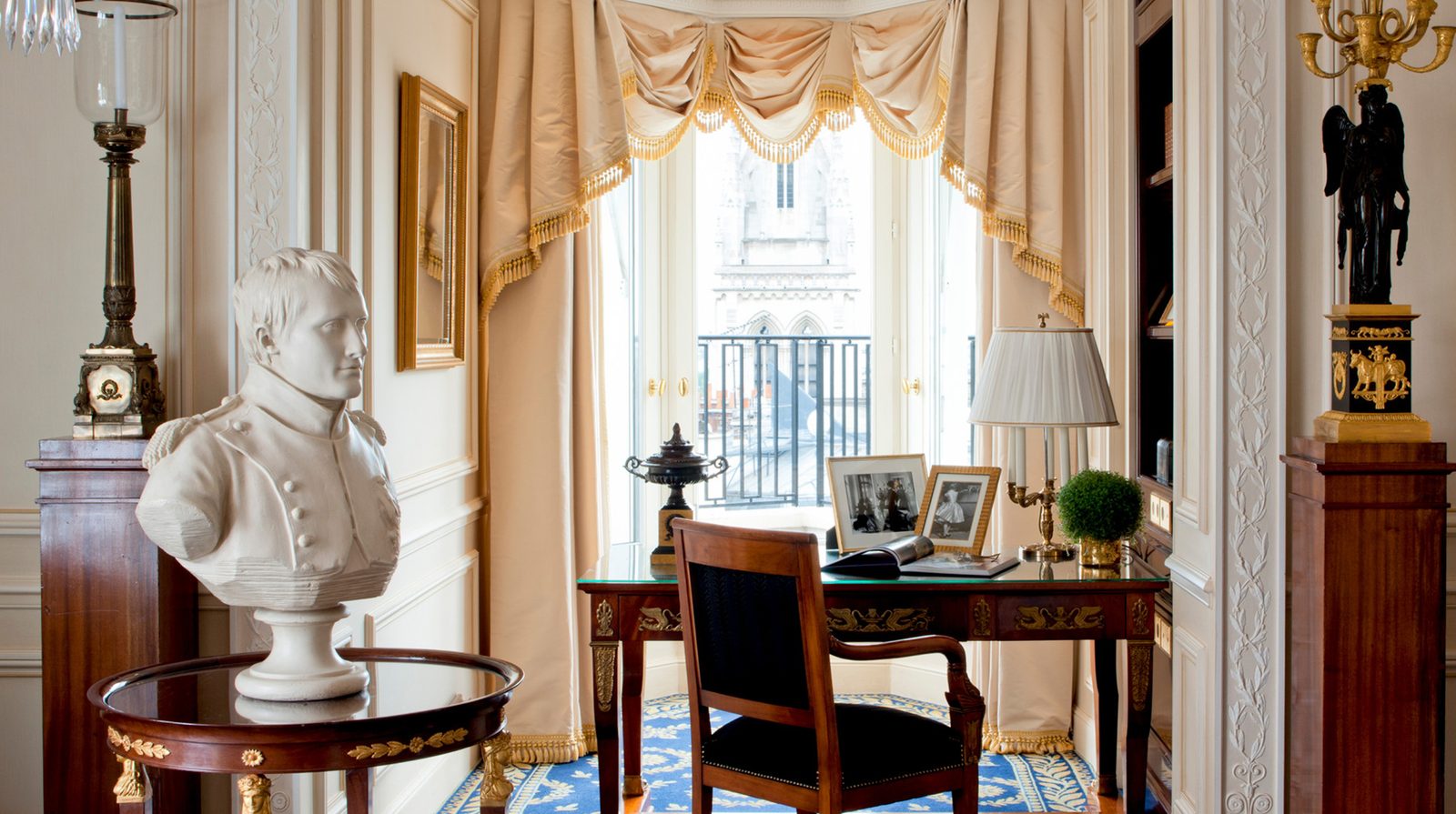 Four Seasons Hotel George V Paris interior