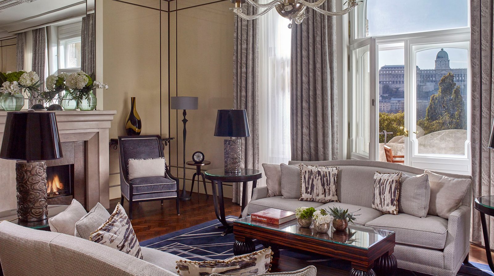 Four Seasons Hotel Gresham Palace Budapest interior