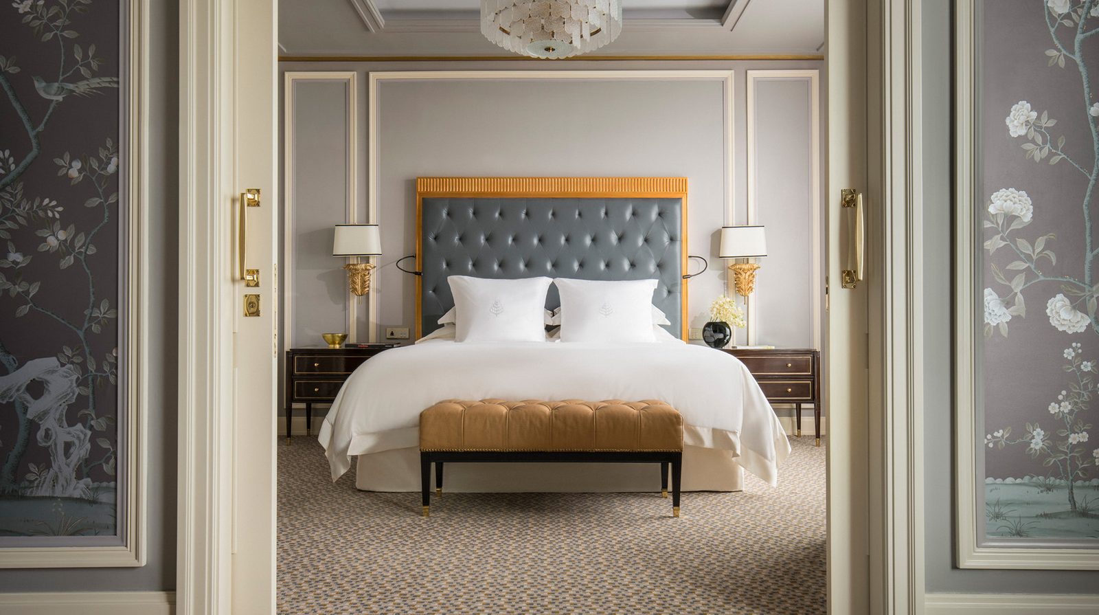 Four Seasons Hotel Jakarta interior