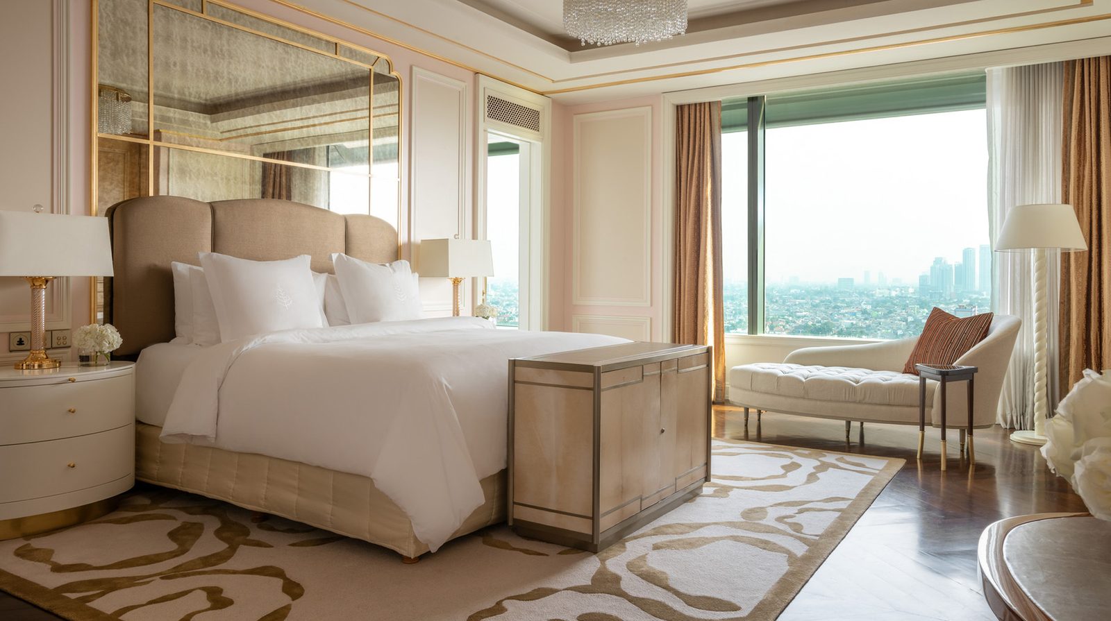 Four Seasons Hotel Jakarta interior