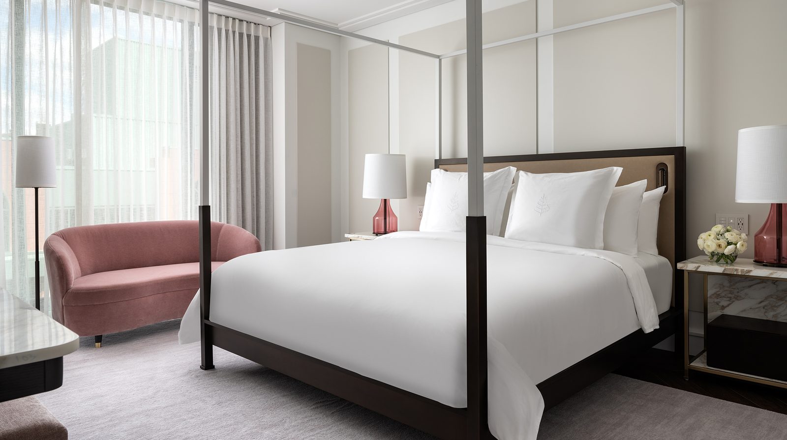 Four Seasons Hotel Montreal interior