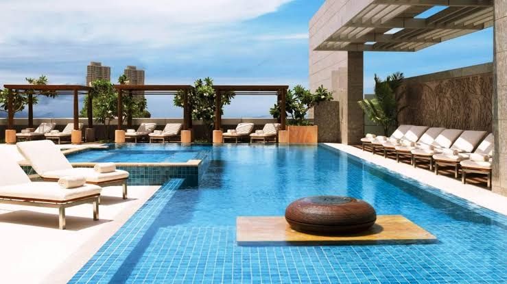 Four Seasons Hotel Mumbai interior