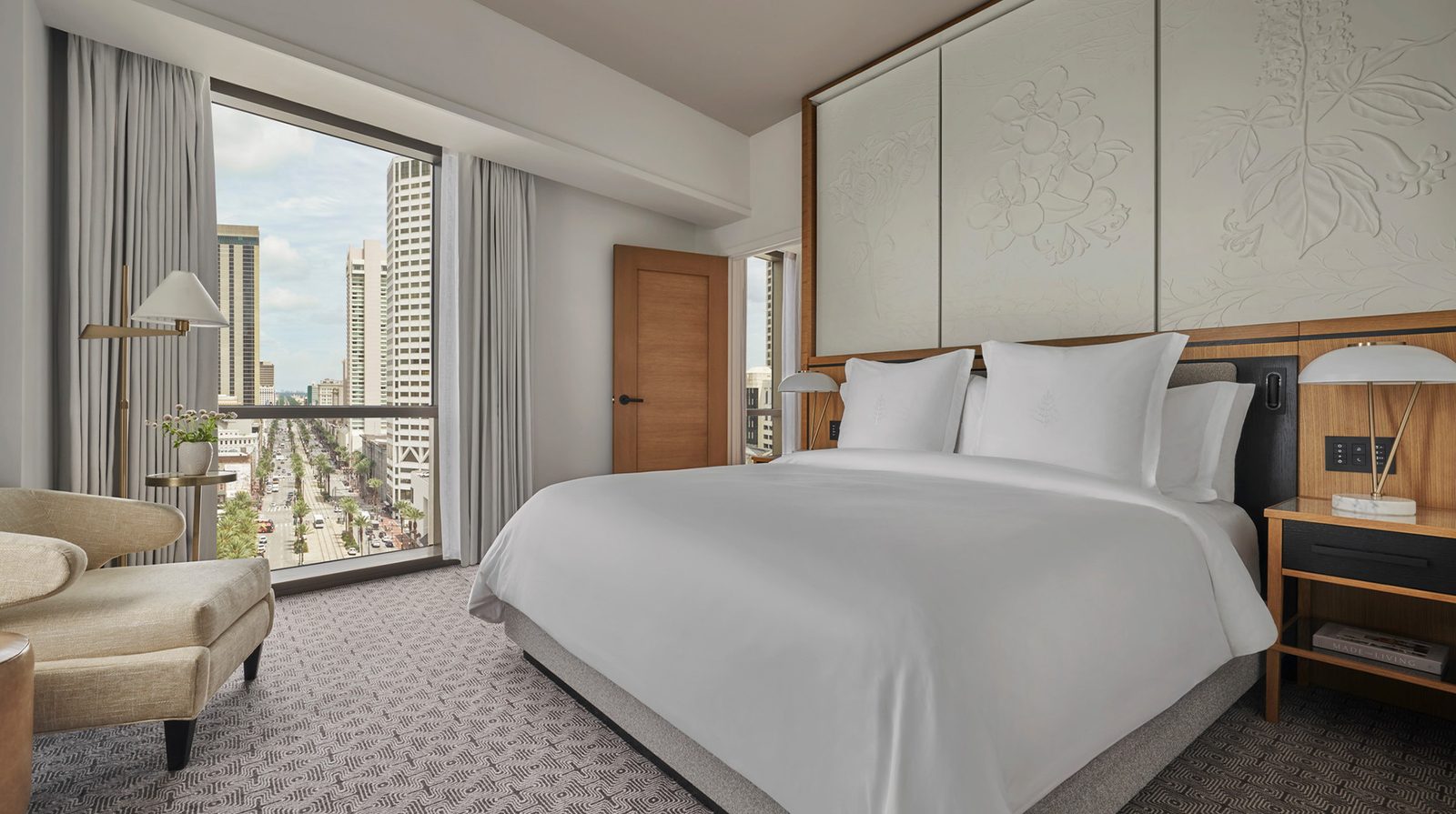 Four Seasons Hotel New Orleans interior