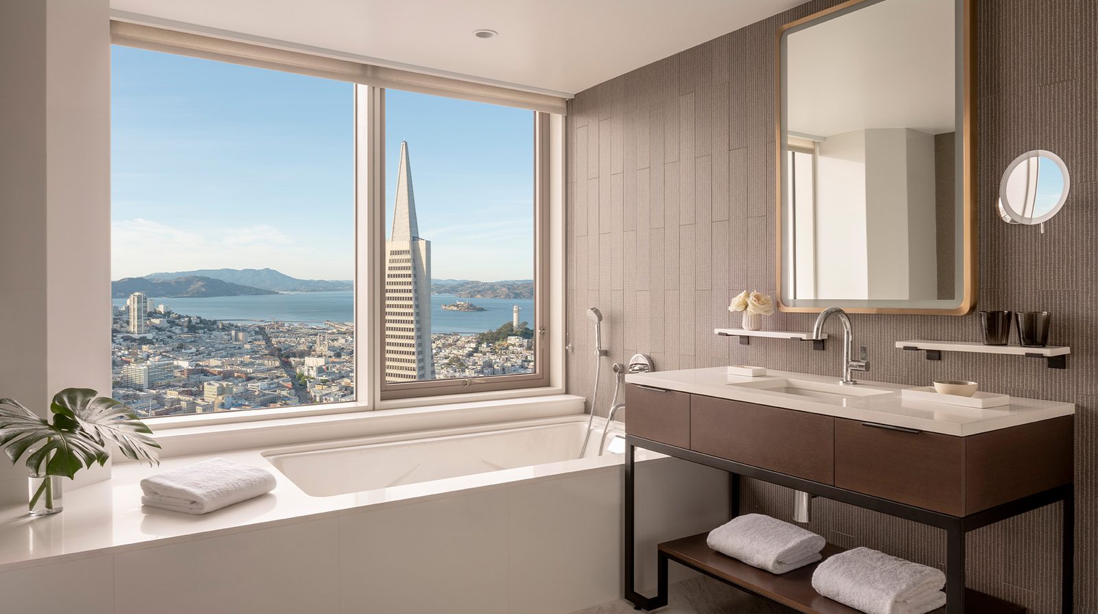 Four Seasons Hotel San Francisco at Embarcadero interior
