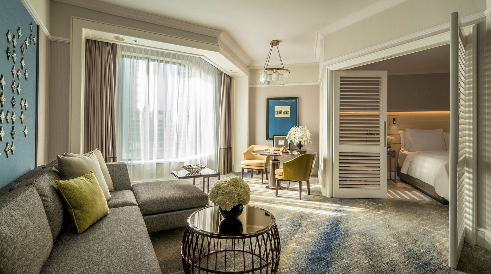 Four Seasons Hotel Singapore interior