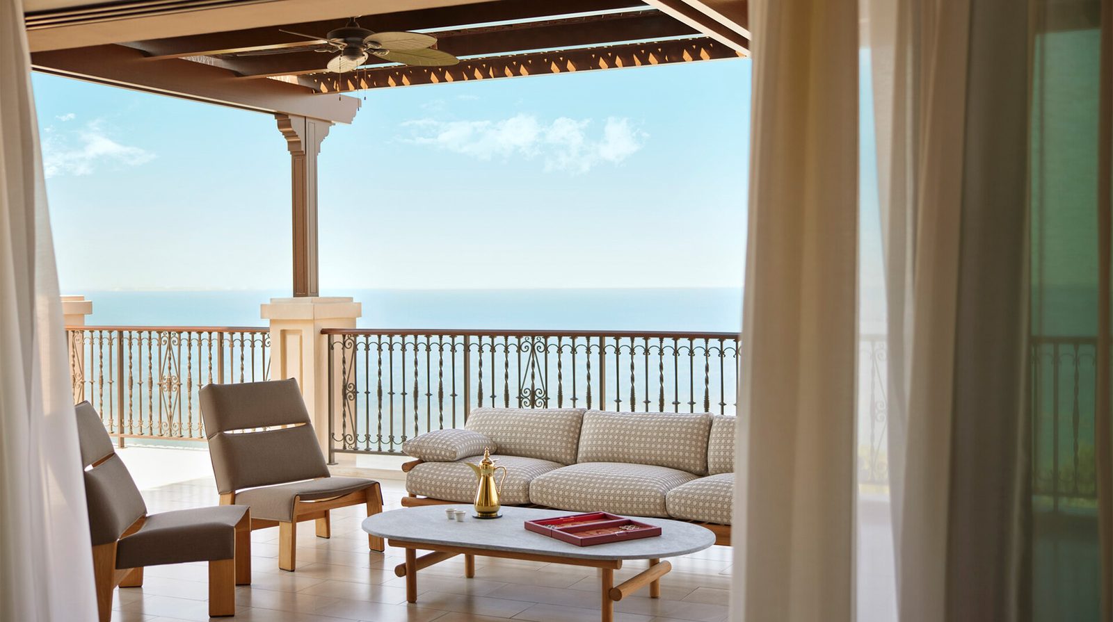 Four Seasons Resort Dubai at Jumeirah Beach interior