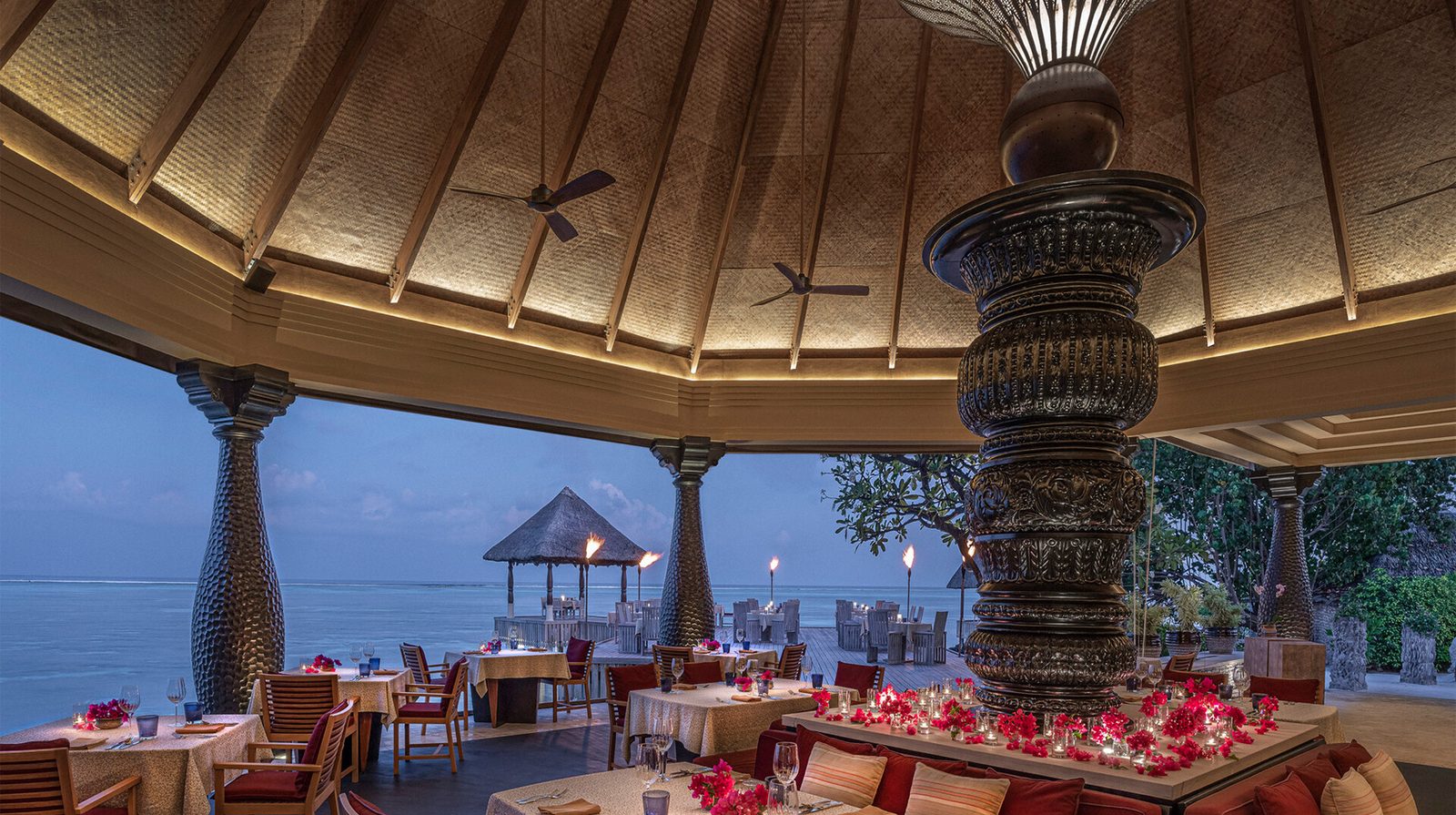Four Seasons Resort Maldives at Kuda Huraa interior