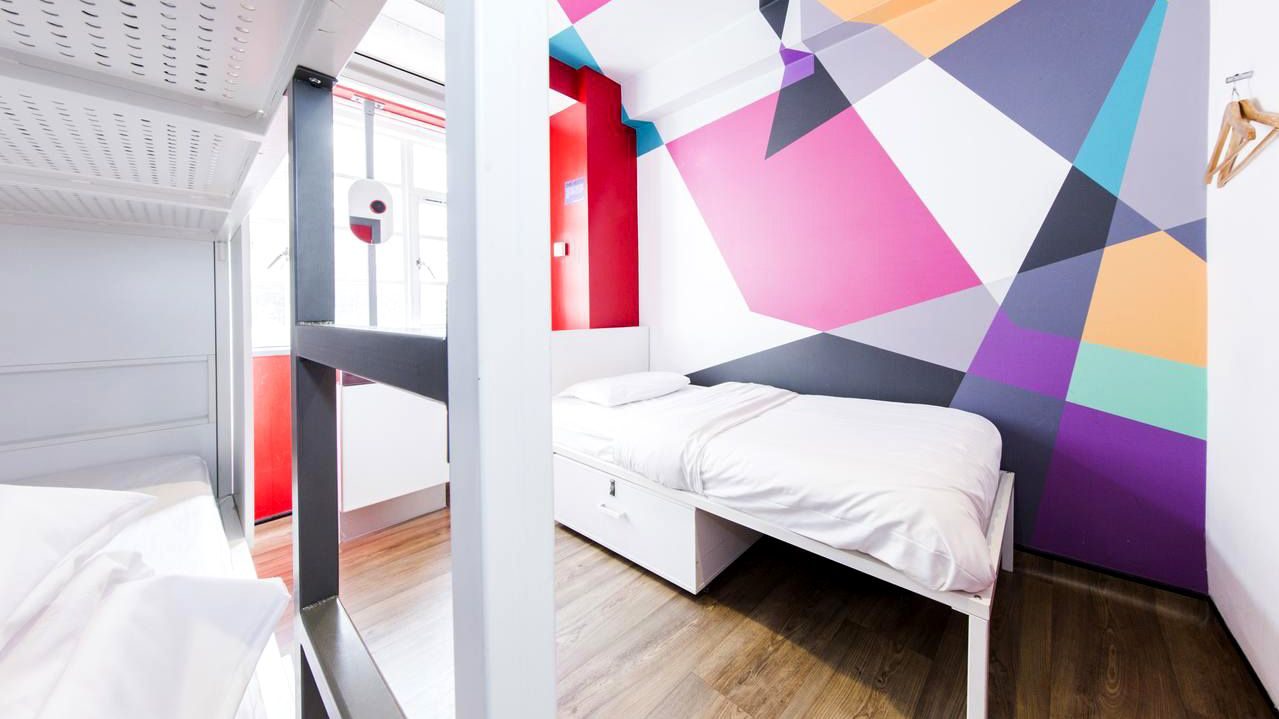 Generator London signature suite