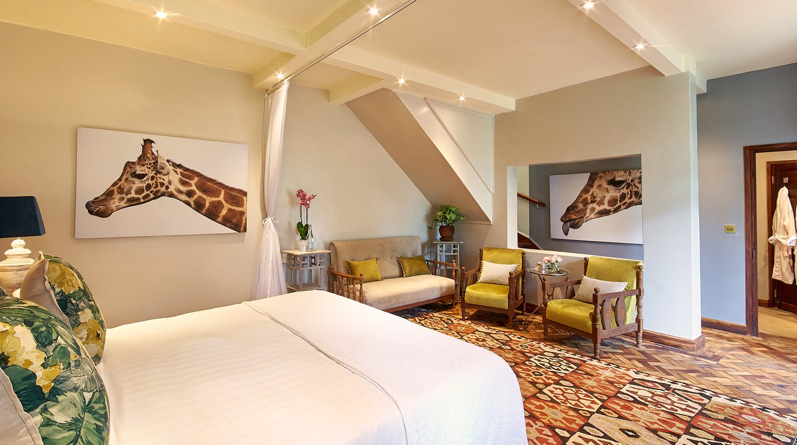 Giraffe Manor interior