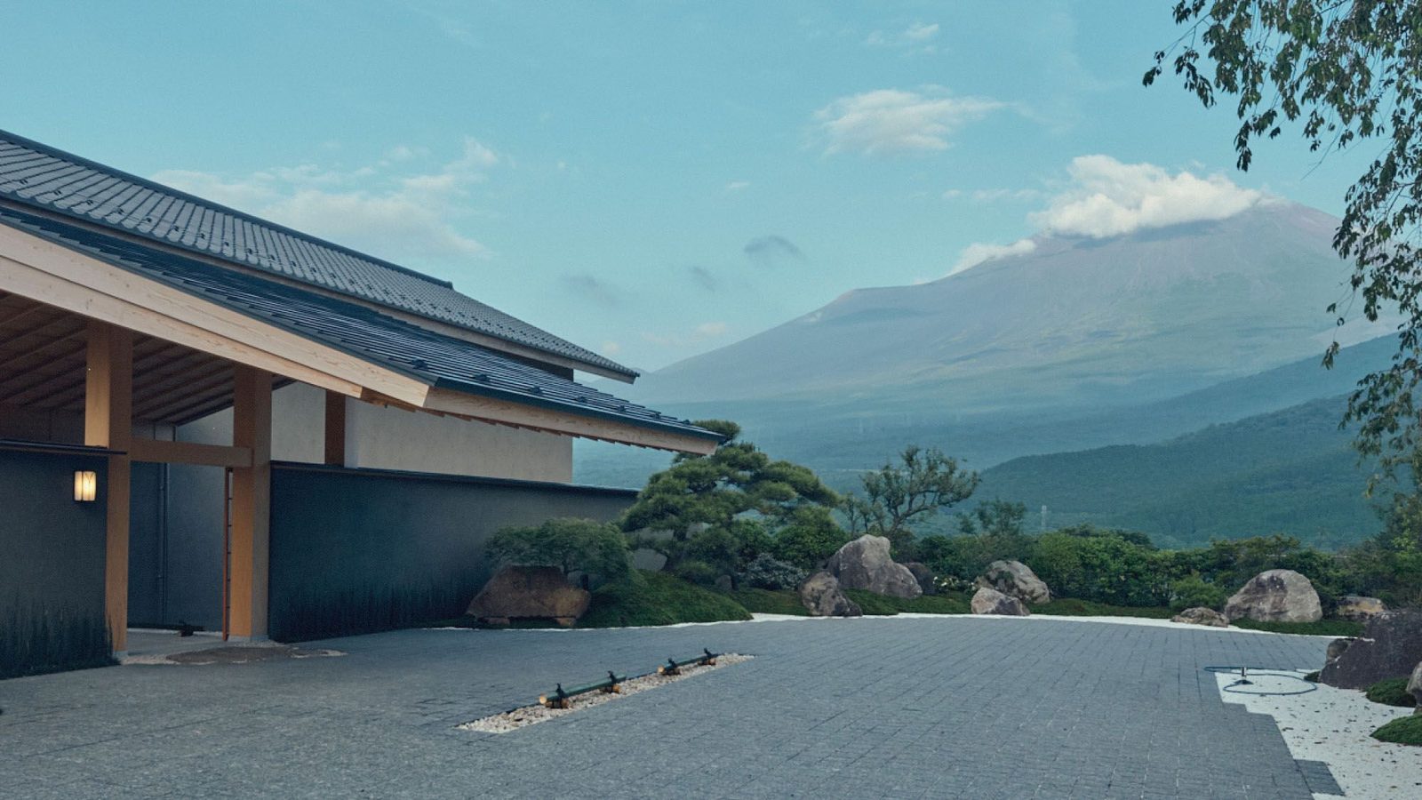 Gora Kadan Fuji: First In interior