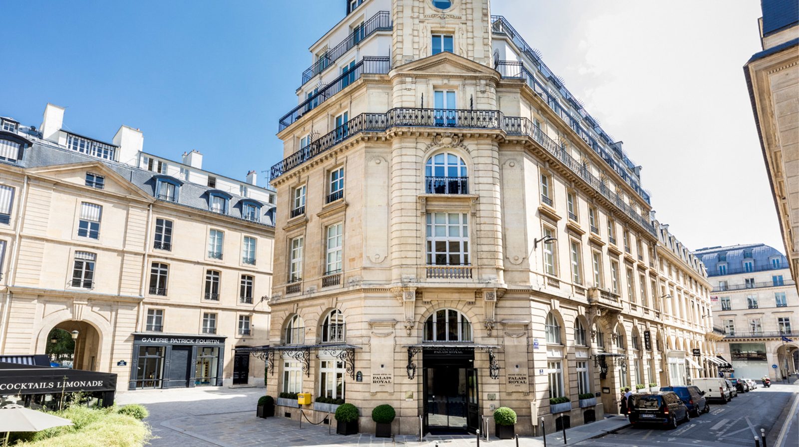 Grand Hôtel du Palais Royal interior