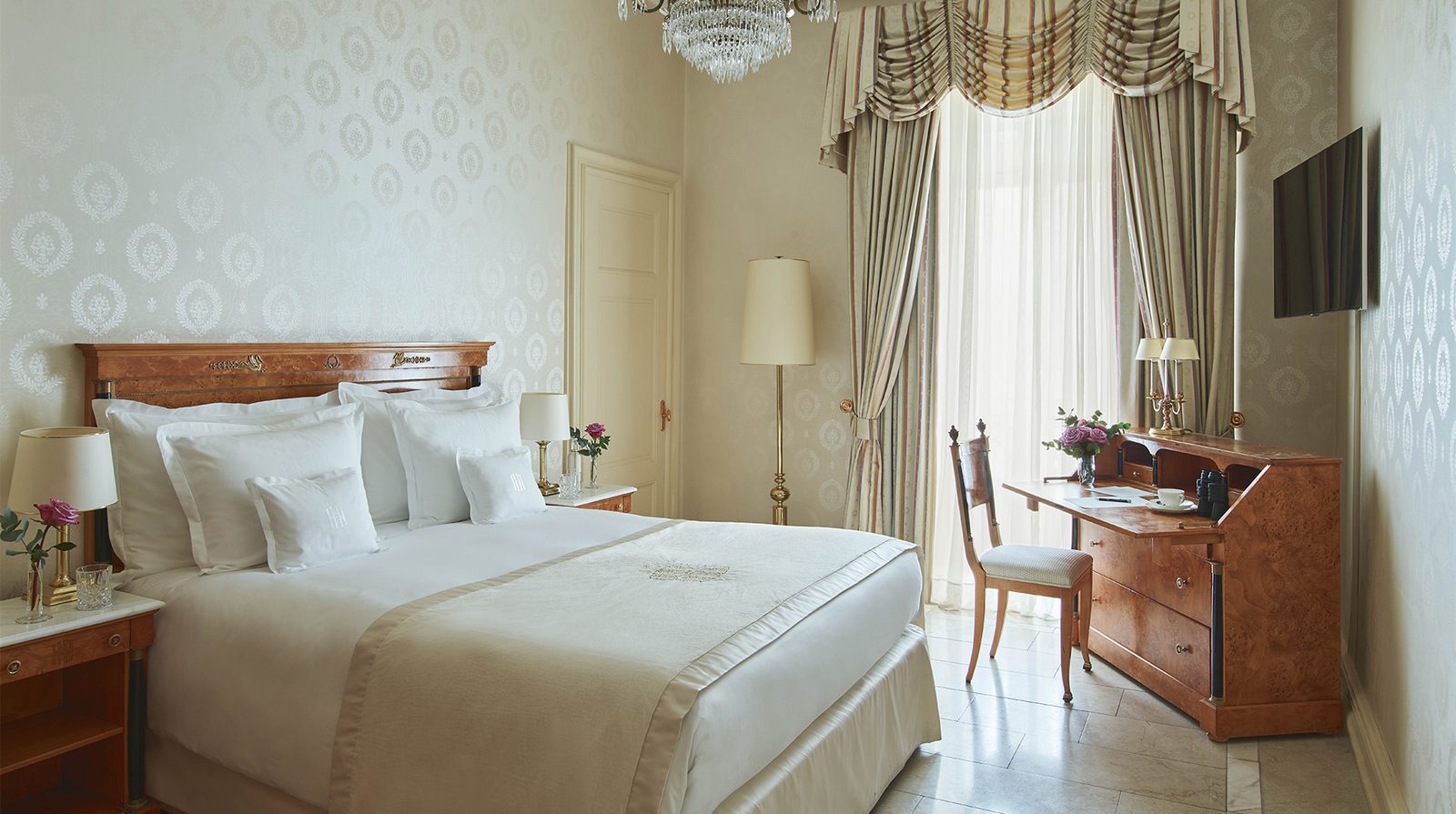 Grand Hotel National Luzern interior
