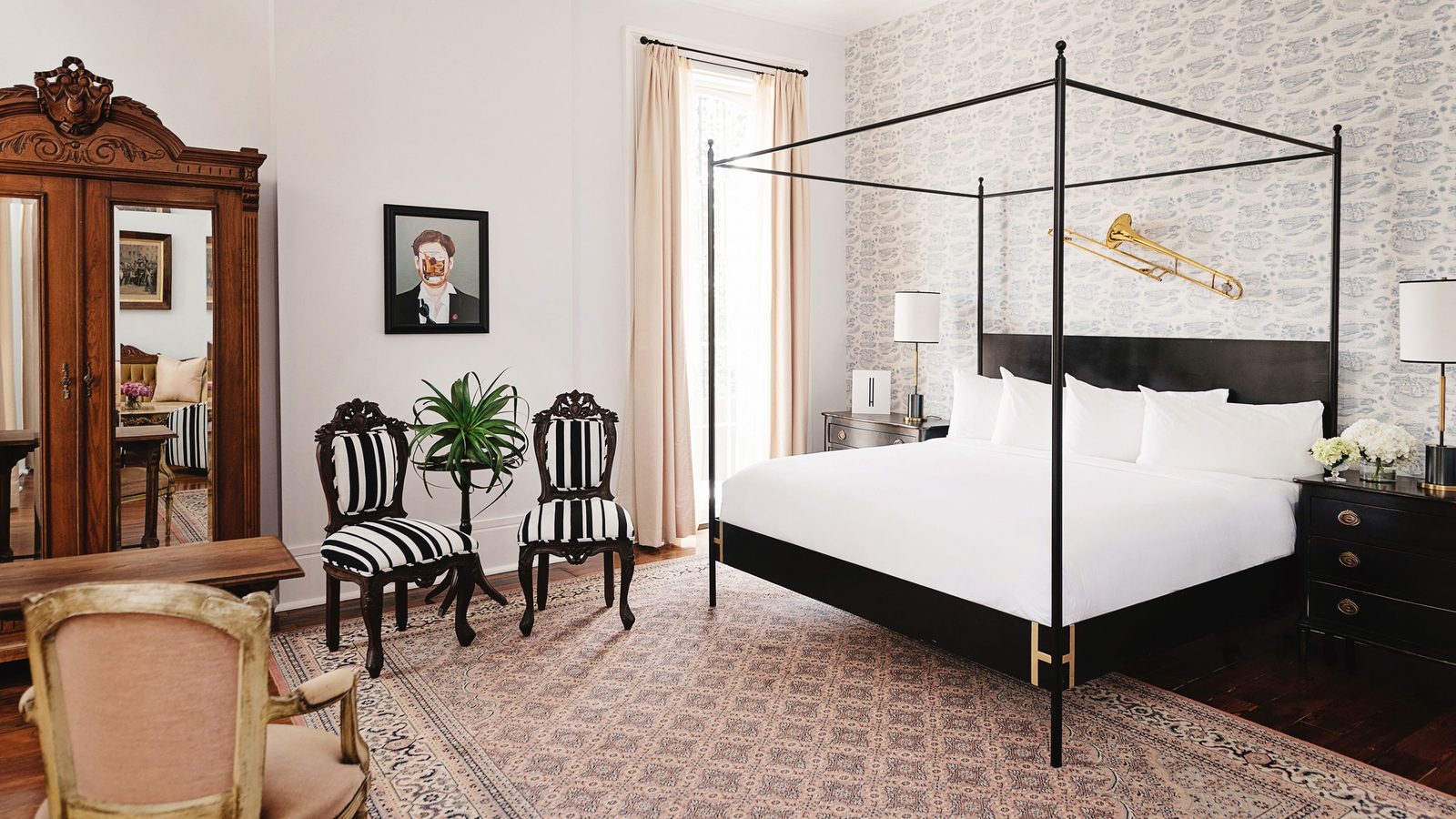 Henry Howard Hotel interior