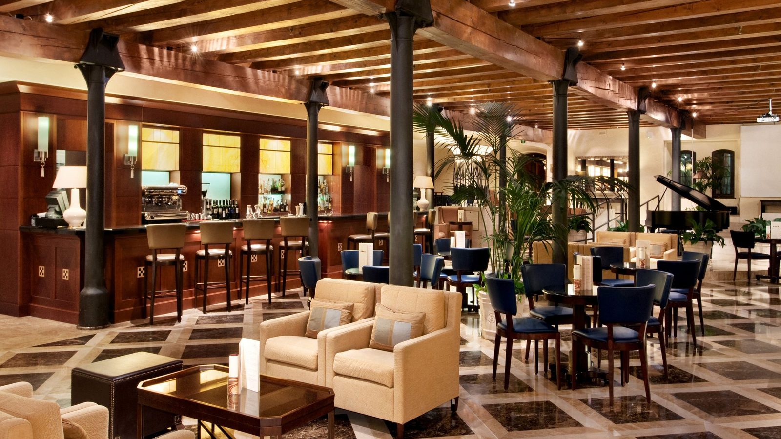 Hilton Molino Stucky Venice interior
