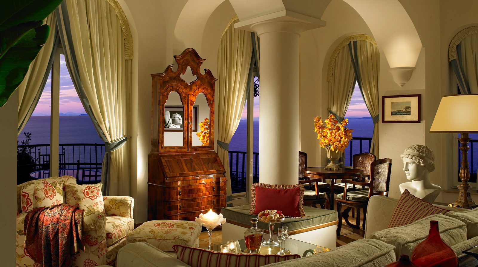 Hotel Caesar Augustus interior