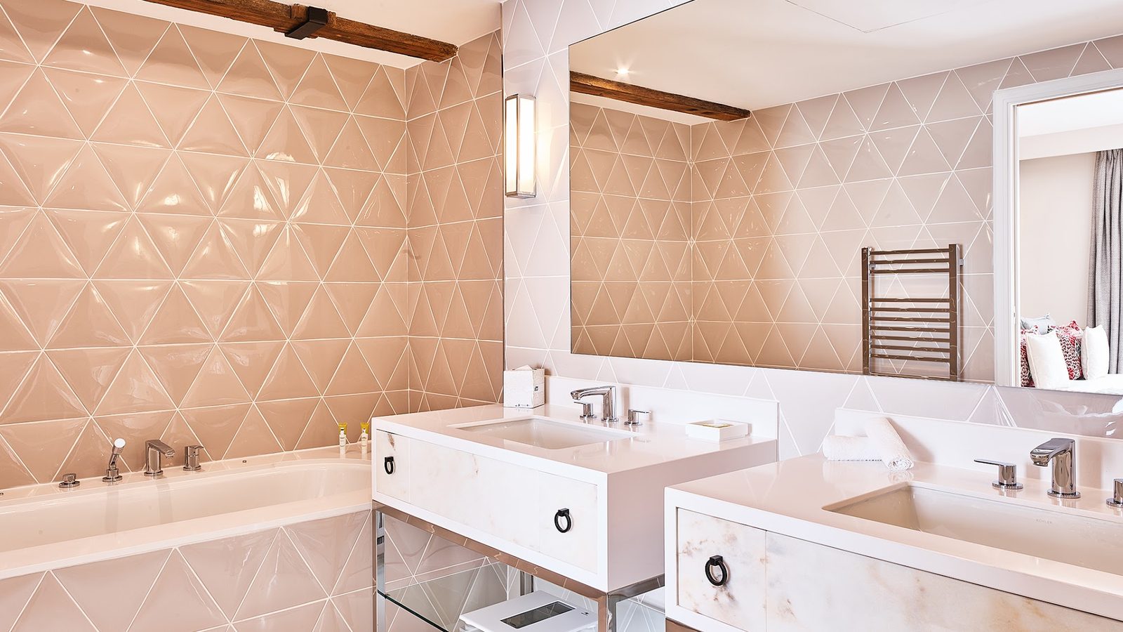 Hotel Chais Monnet & Spa interior