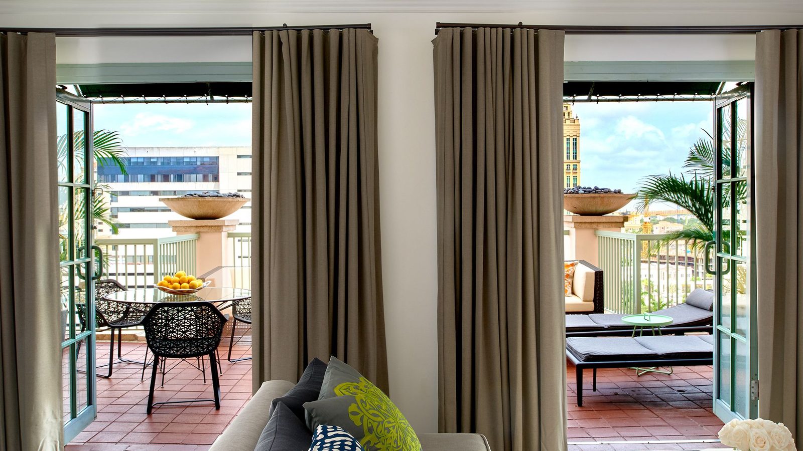Hotel Colonnade Coral Gables interior
