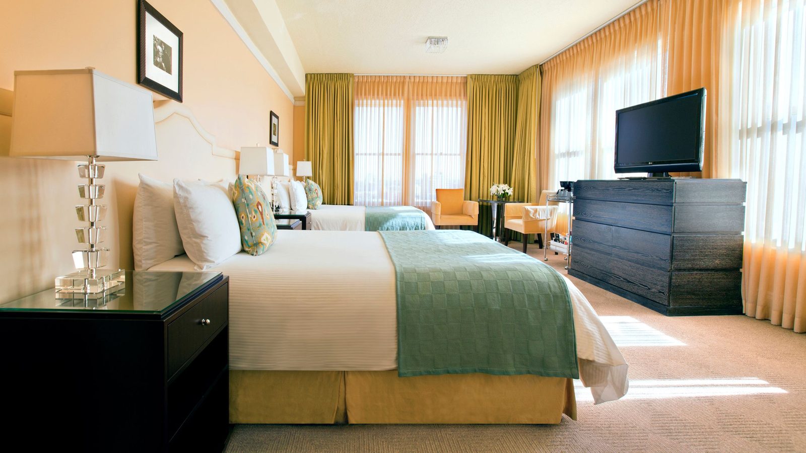 Hotel deLuxe interior