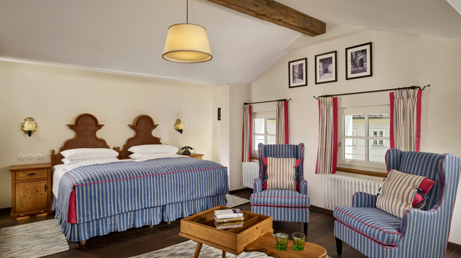 Hotel Goldener Hirsch interior