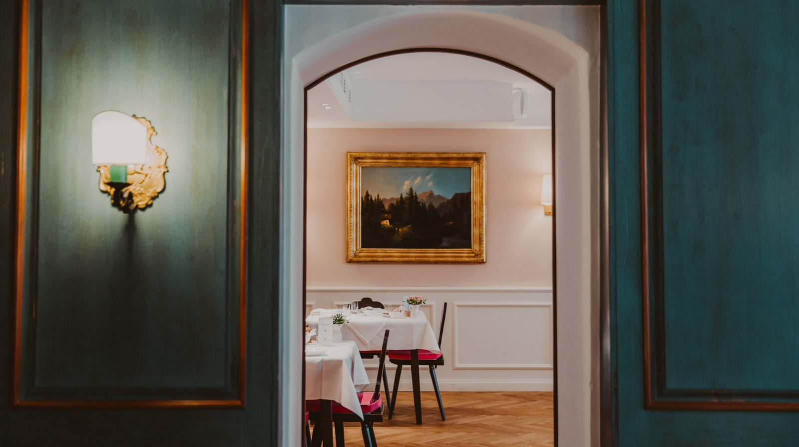 Hotel Goldener Hirsch interior