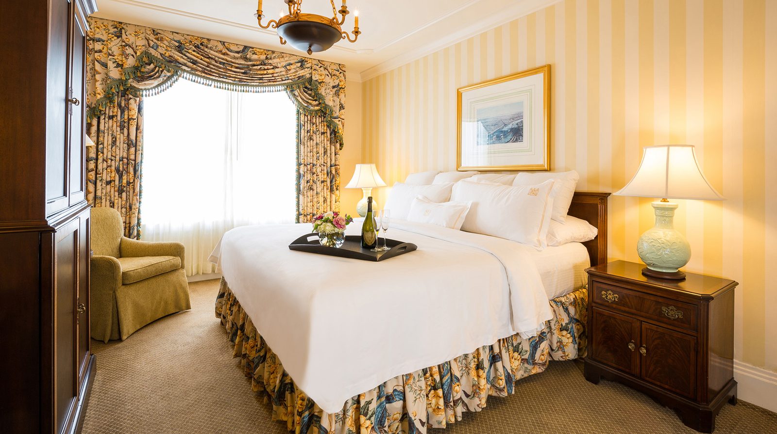 Hotel Monteleone interior