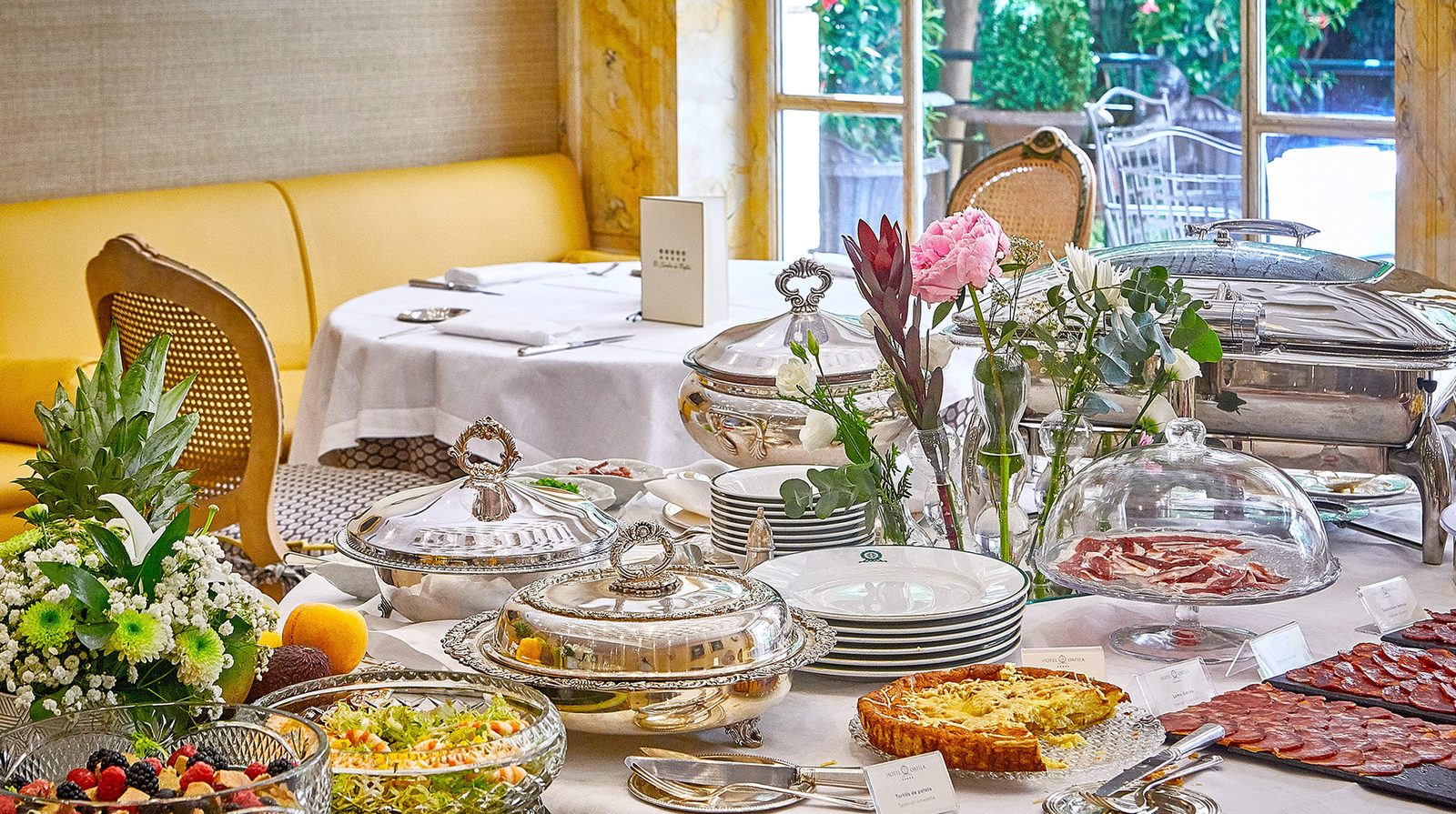 Hotel Orfila interior