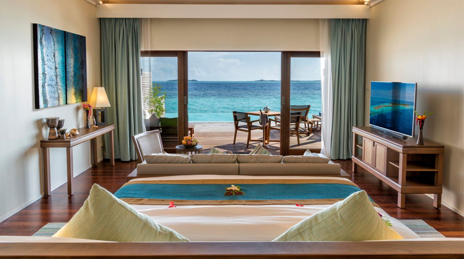 Hurawalhi Island Resort interior