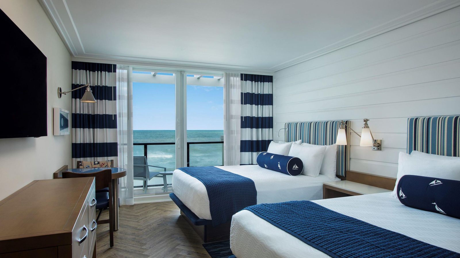 Hutchinson Shores Resort & Spa interior