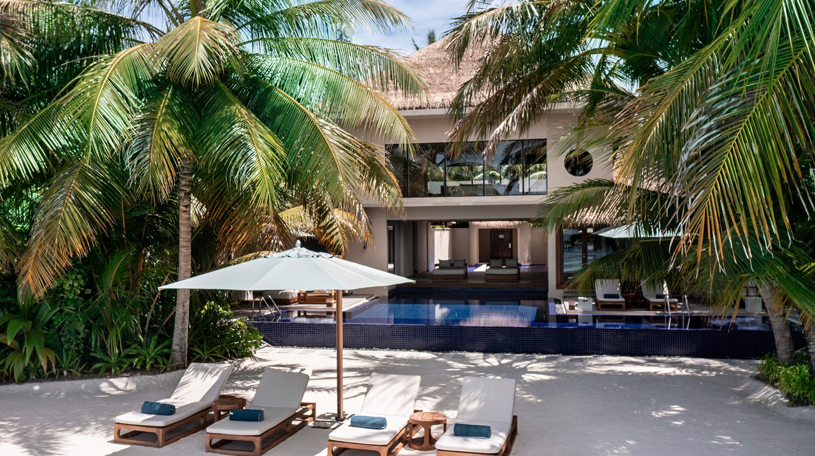 Huvafen Fushi Maldives interior